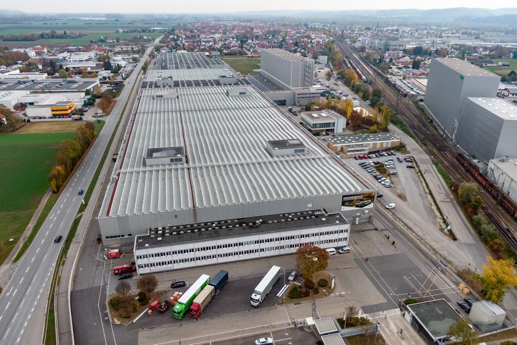 Πλήρης σειρά εργασιών στο εργοστάσιο του BMW Group στο Ντίνγκολφινγκ