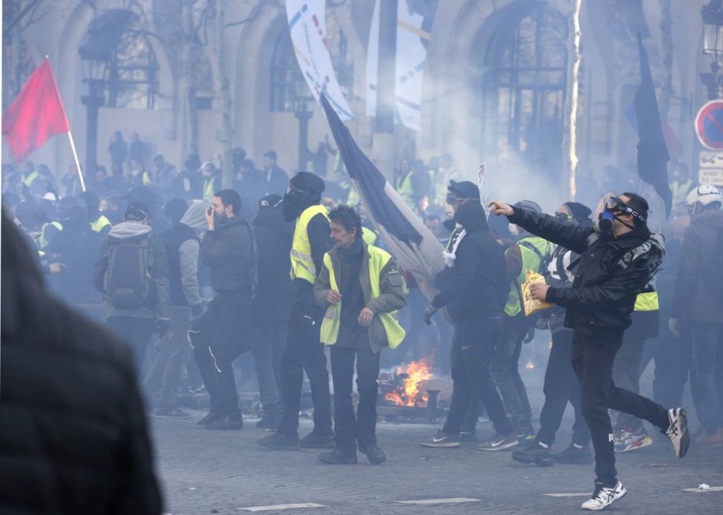 Απαγορεύτηκαν οι διαδηλώσεις στο Σανζ Ελιζέ στο Παρίσι και σε άλλες πόλεις το Σάββατο