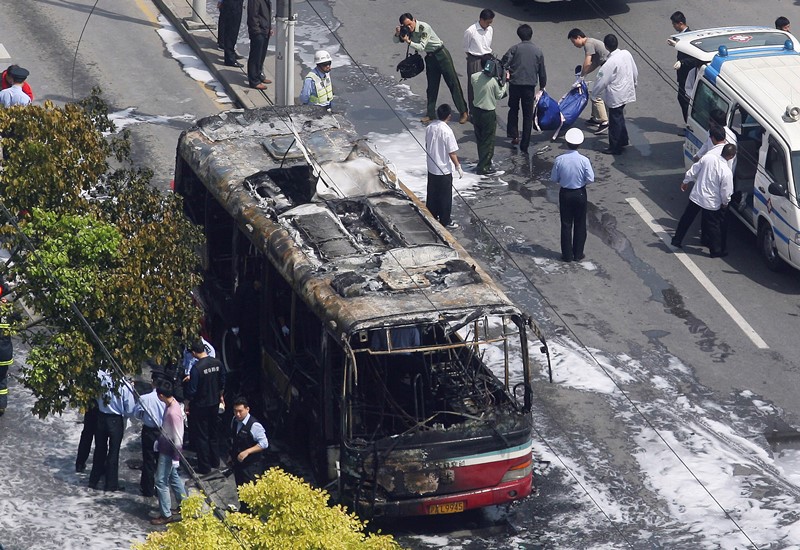 Κίνα: Τουριστικό λεωφορείο τυλίχτηκε στις φλόγες – 26 νεκροί και 28 τραυματίες