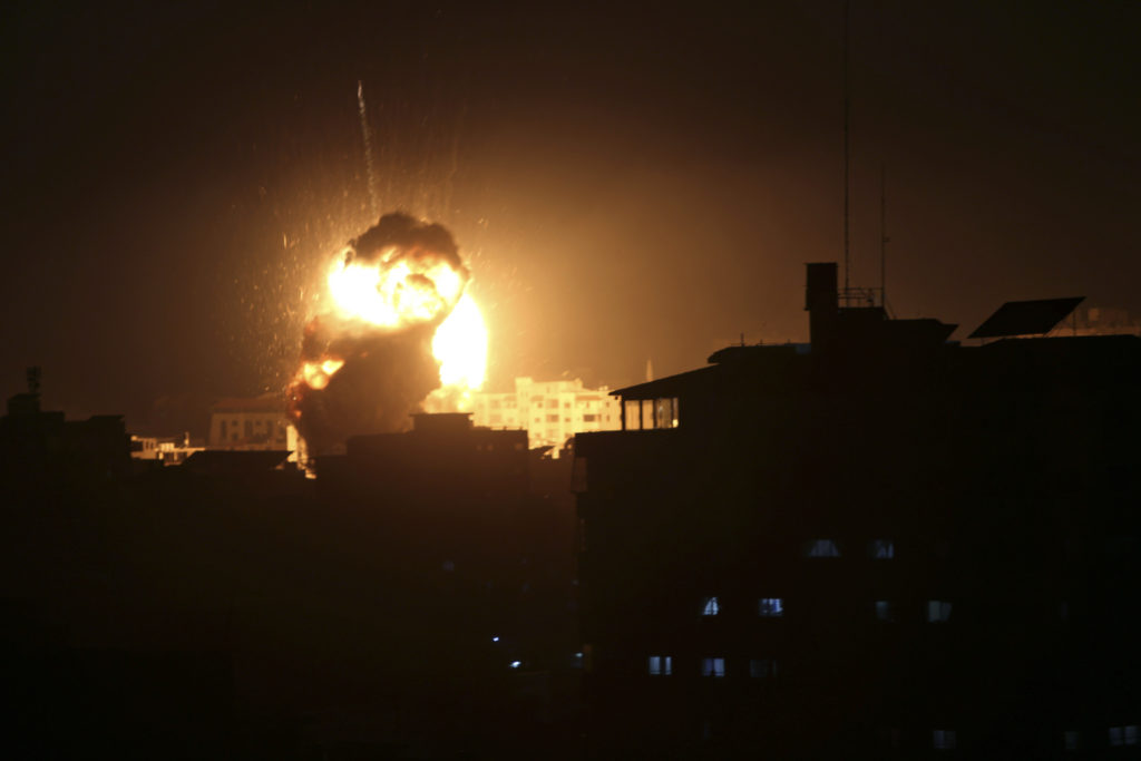 Βίντεο – ντοκουμέντο από την στιγμή που Ισραηλινά μαχητικά βομβαρδίζουν την Λωρίδα της Γάζας