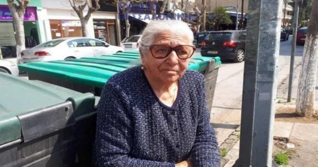 «Παγώνει» το πρόστιμο των 200 ευρώ στην ηλικιωμένη που πουλούσε τερλίκια