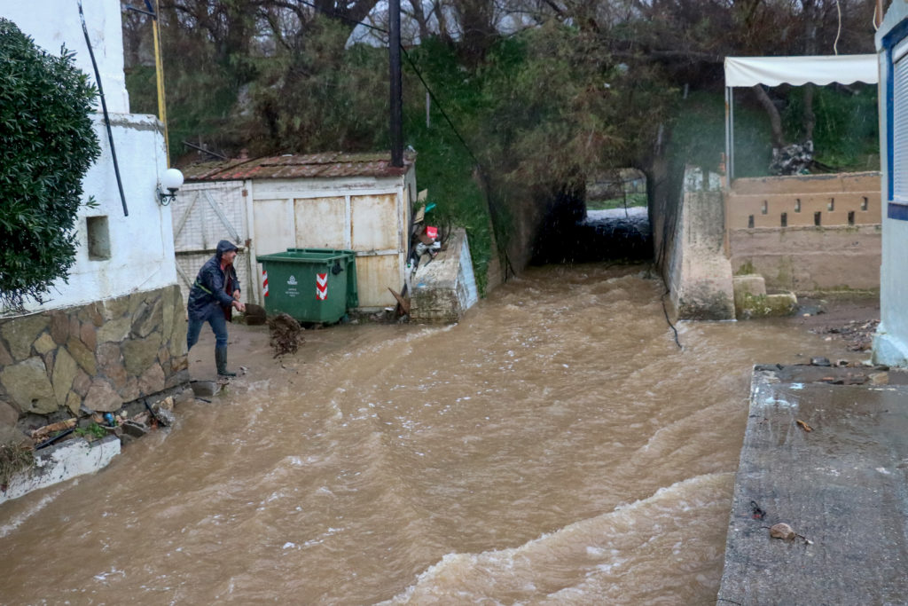 Έκτακτο δελτίο βροχών – Συναγερμός στην Κρήτη – Πώς θα είναι σήμερα ο καιρός