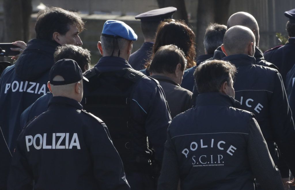 Ιταλία: Σε κατ’ οίκον περιορισμό η 31χρονη που βίασε ανήλικο και γέννησε το παιδί του