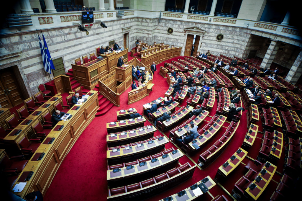 «Βροχή» οι δικογραφίες στη Βουλή: Ποιοι πρώην υπουργοί ελέγχονται για το «δώρο» 241 εκατ. ευρώ στις φαρμακευτικές