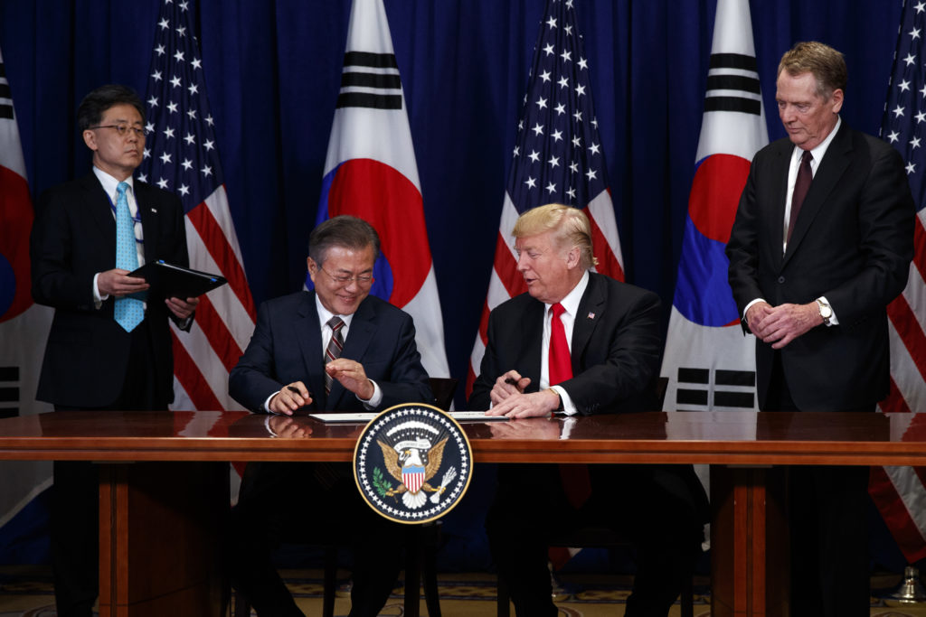 ΗΠΑ: Ο Νοτιοκορεάτης Πρόεδρος στο Λευκό – Έκλεισε η συνάντηση