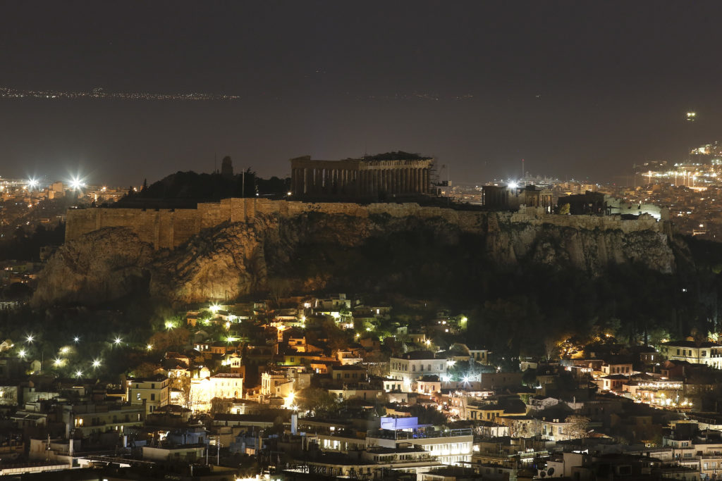 «H Ωρα της Γης» το Σάββατο: Η Ελλάδα θα βυθιστεί στο σκοτάδι