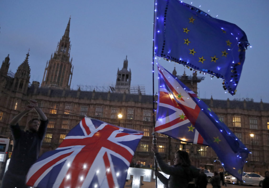 Σάιμον Τζένκις: Η λύση του Brexit είναι στον ορίζοντα