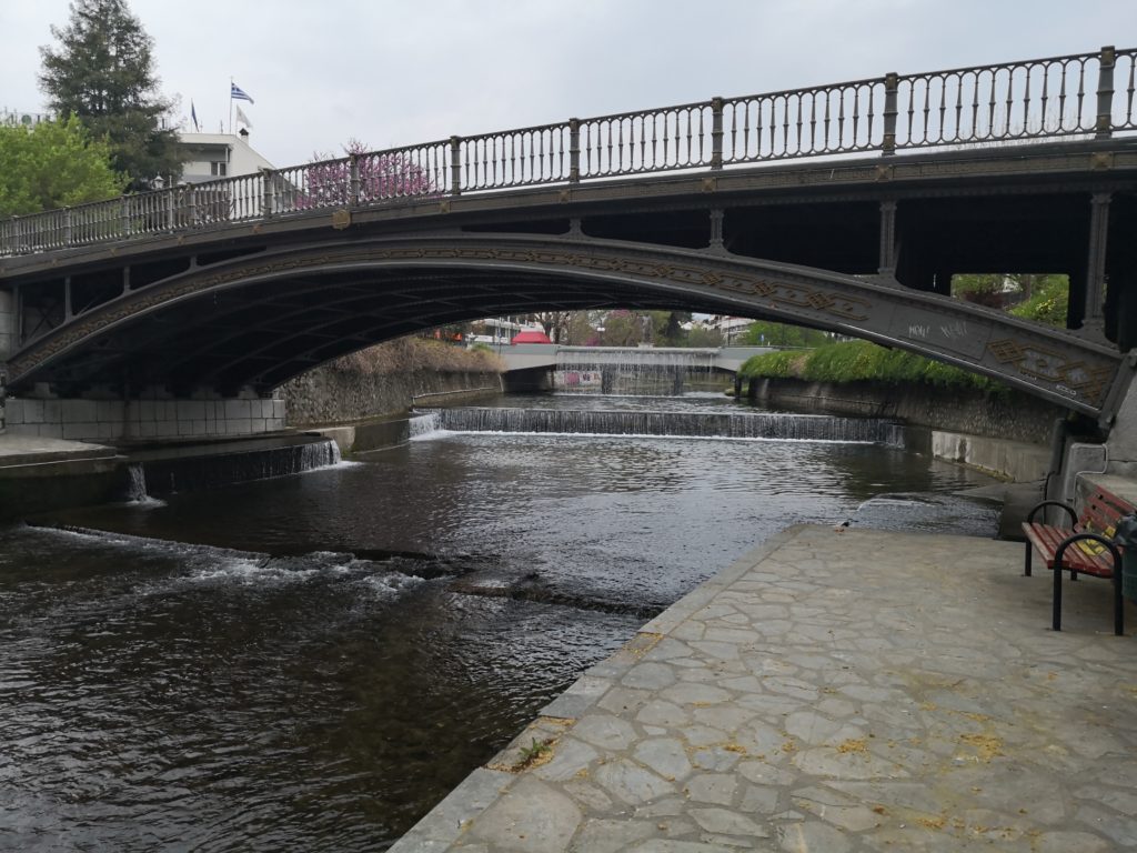 Μια πεζογέφυρα-κόσμημα με «άρωμα» Σηκουάνα κοσμεί τα Τρίκαλα (Photos)