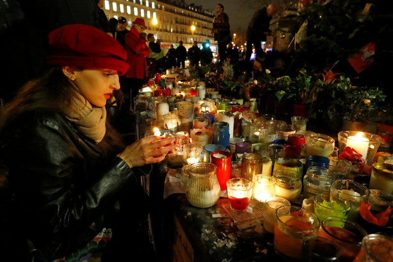 Οι Παριζιάνοι τίμησαν την επέτειο του Charlie Hebdo