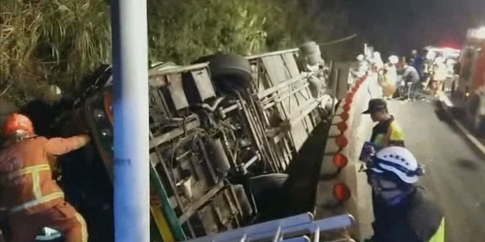 Ταϊβάν: Πάνω από 30 νεκροί λόγω ανατροπής λεωφορείου