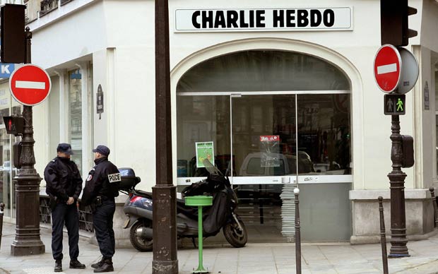 Οι απειλές και τα γραφεία «φρούριο»: Τρία χρόνια μετά την επίθεση στη Charlie Hebdo τίποτα δεν είναι το ίδιο…