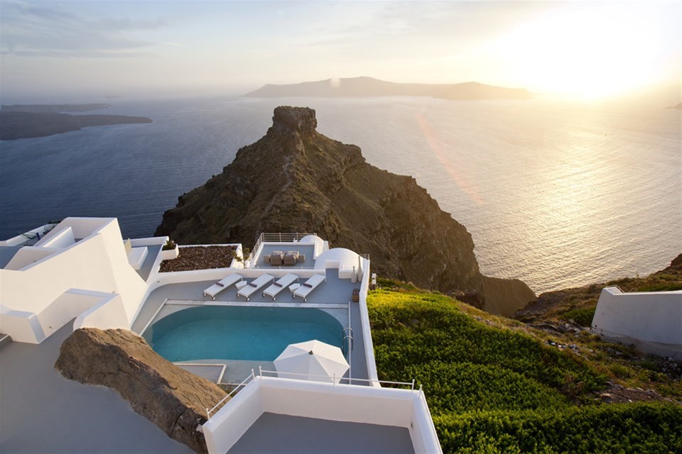 Grace Santorini: Οι ιδανικές διακοπές απαιτούν ήλιο, θάλασσα και γεύση!