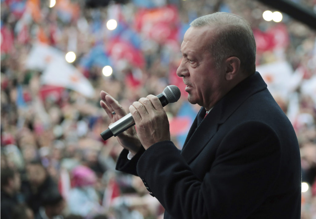 Αίτημα για νέες εκλογές στην Κωνσταντινούπολη καταθέτει το κόμμα του Ερντογάν