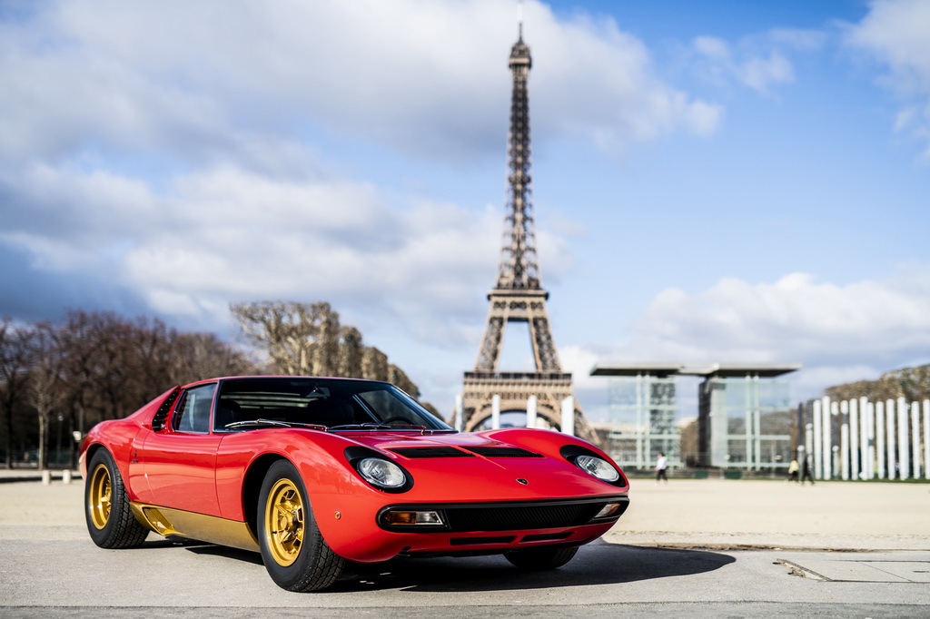 Μια Lamborghini Miura SV ξαναγίνεται καινούρια