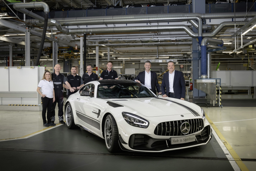 Η Mercedes ανακοίνωσε την έναρξη παραγωγής της νέας AMG GT
