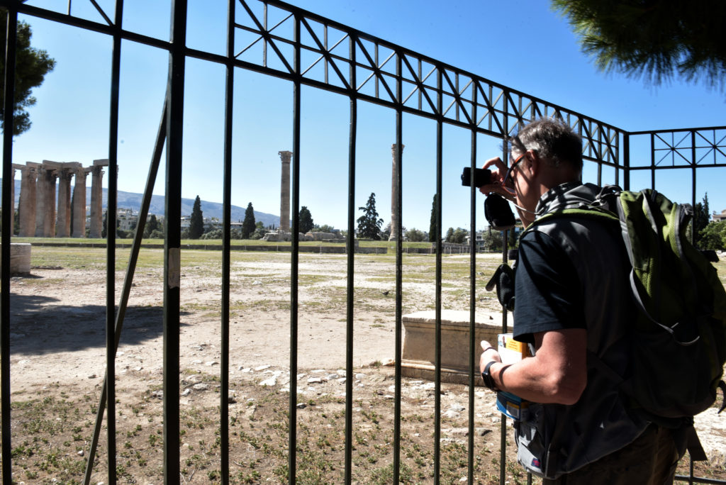 Τρίωρη στάση εργασίας πραγματοποιούν οι αρχαιοφύλακες