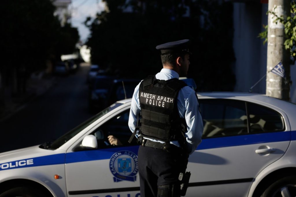 Επί ποδός η αστυνομία για ύποπτη βαλίτσα στο κέντρο της Αθήνας