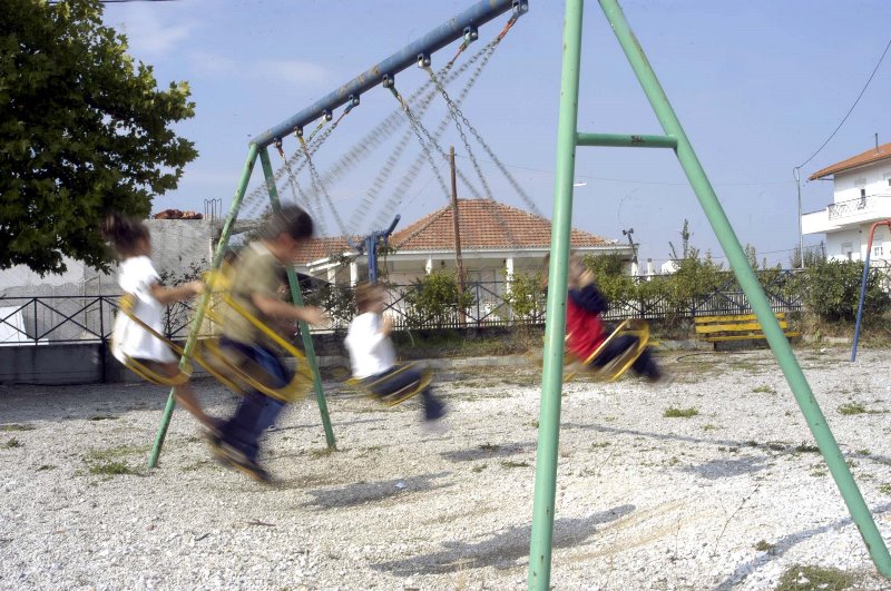 Βόλος: 17 μητέρες Ρομά καταδικάστηκαν για απάτη – έπαιρναν επιδόματα για παιδιά που δεν είχαν