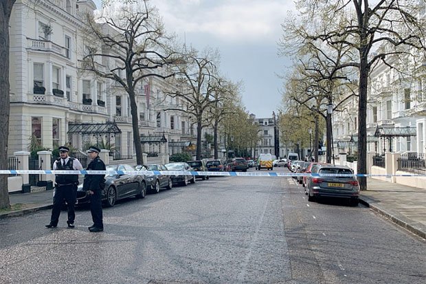 Λονδίνο: Η αστυνομία πυροβόλησε κατά οχήματος που έπεσε πάνω στο όχημα του Ουκρανού πρέσβη (Video)