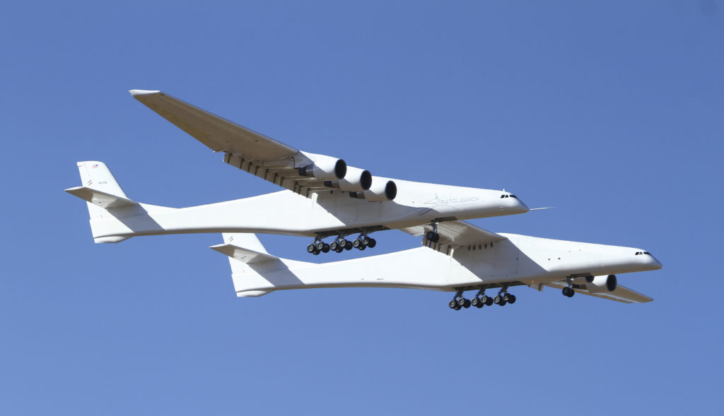 Stratolaunch: Το μεγαλύτερο αεροπλάνο στον κόσμο στην παρθενική του πτήση (Photos+Video)