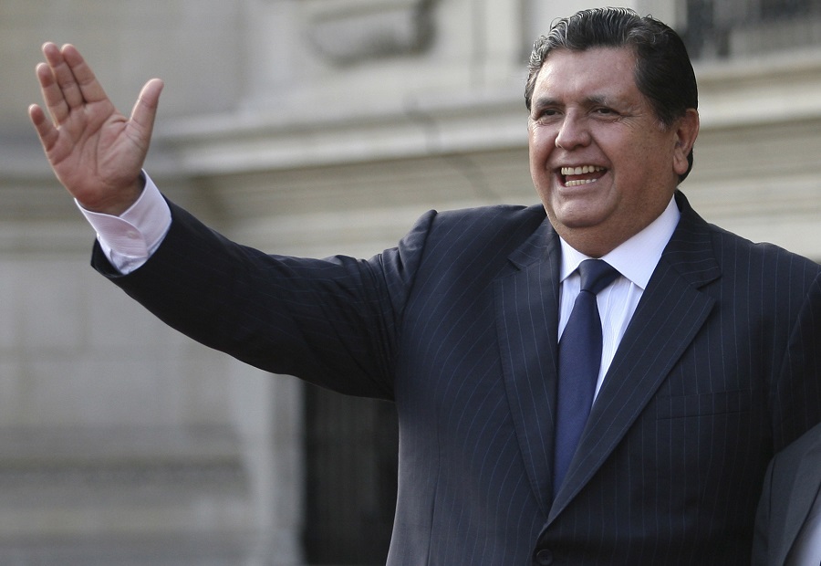 Πρώην πρόεδρος του Περού αυτοκτόνησε λίγο πριν τον συλλάβουν για διαφθορά – Αυτοπυροβολήθηκε στο κεφάλι