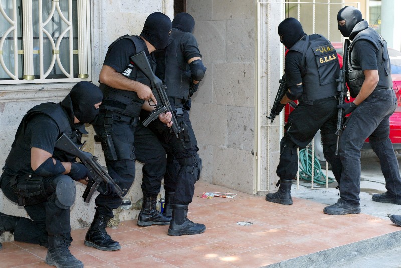 Μεξικό: Εισβολή κακοποιών σε αστυνομικό τμήμα – τέσσερις νεκροί