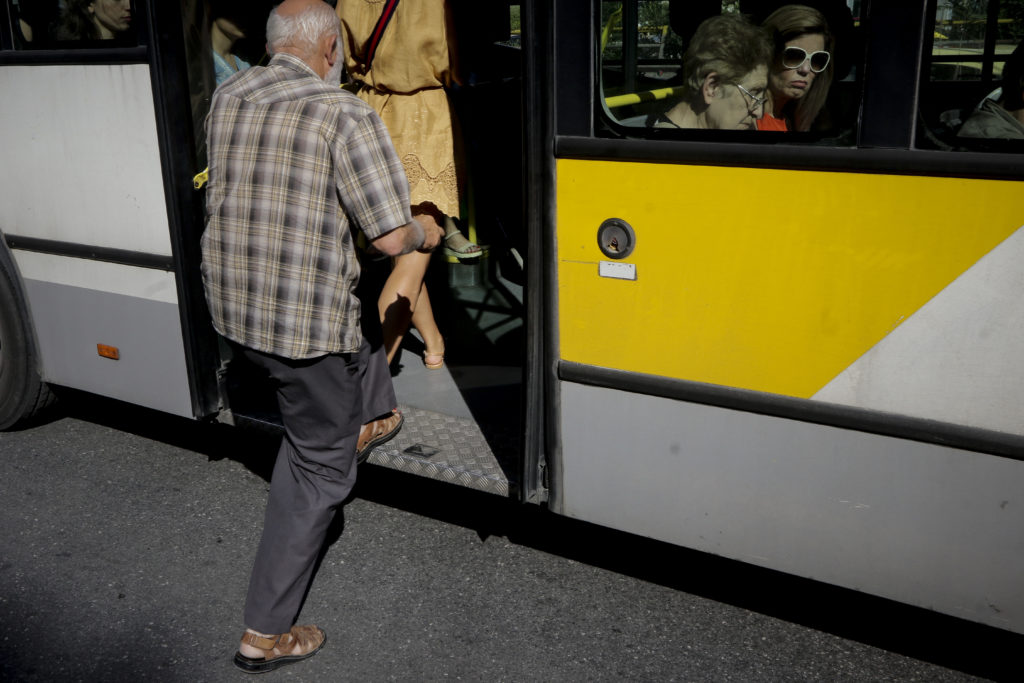 ΟΑΣΑ: Κλειστές μπάρες και ηλεκτρονικά εισιτήρια φέρνουν πιο κοντά τα νέας τεχνολογίας λεωφορεία