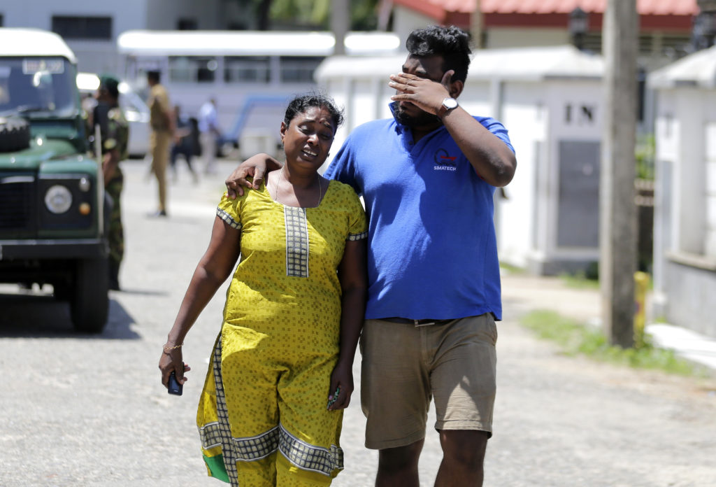 Σρι Λάνκα: Φοβισμένοι, οι τουρίστες αναζητούν τρόπο να εγκαταλείψουν το νησί