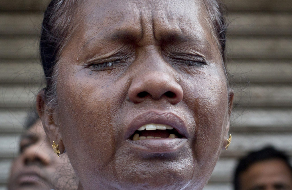 Σρι Λάνκα: Ανέβηκε ο αριθμός των νεκρών στους 310 – Έρευνες για τους δράστες και διεθνής κατακραυγή