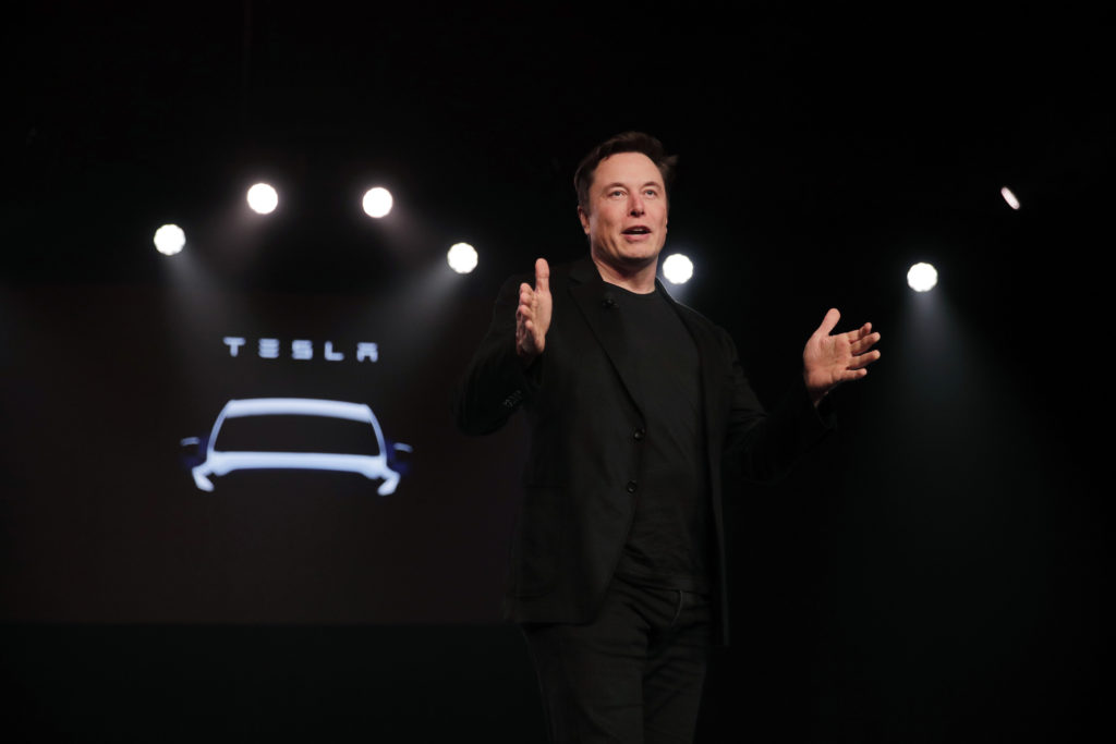 Ταξί-ρομπότ χωρίς οδηγό υπόσχεται η Tesla το 2020 – Γιατί δεν πιστεύουν τον Ίλον Μασκ