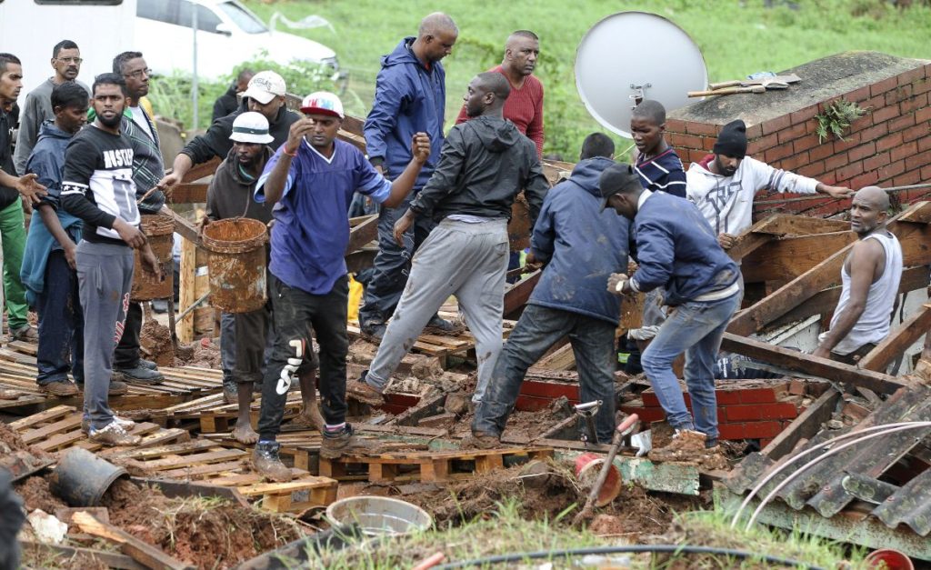 Τουλάχιστον 33 νεκροί από τις καταρρακτώδεις βροχές στη Ν. Αφρική – 10 παιδιά αγνοούνται