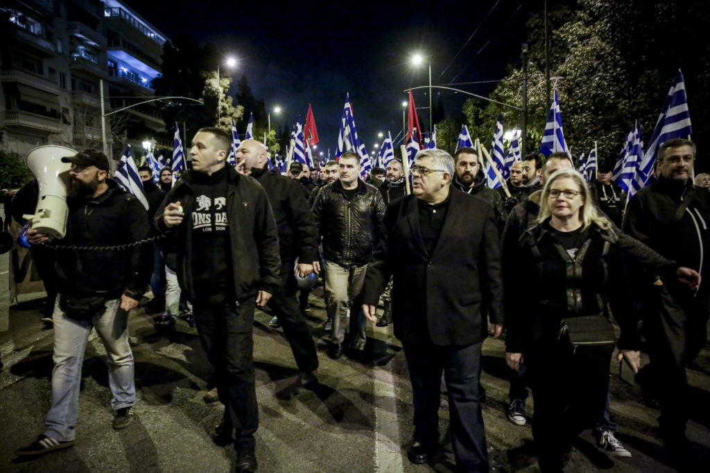 Βόμβες Συναδινού: Ένα εκατ. ευρώ στα ταμεία της Χρυσής Αυγής από ευρωβουλευτές – «Μαύρα» τα ήθελε ο Μιχαλολιάκος (Video)