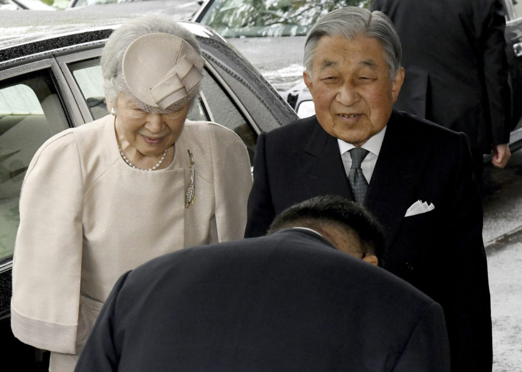 Ιαπωνία: «Τίτλοι τέλους» για τον αυτοκράτορα Ακιχίτο – Ολοκληρώθηκε η τελετή παραίτησης από τον θρόνο (Video + Photos)