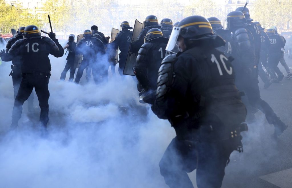 Στους δρόμους του Παρισιού 7.400 αστυνομικοί για την Πρωτομαγιά