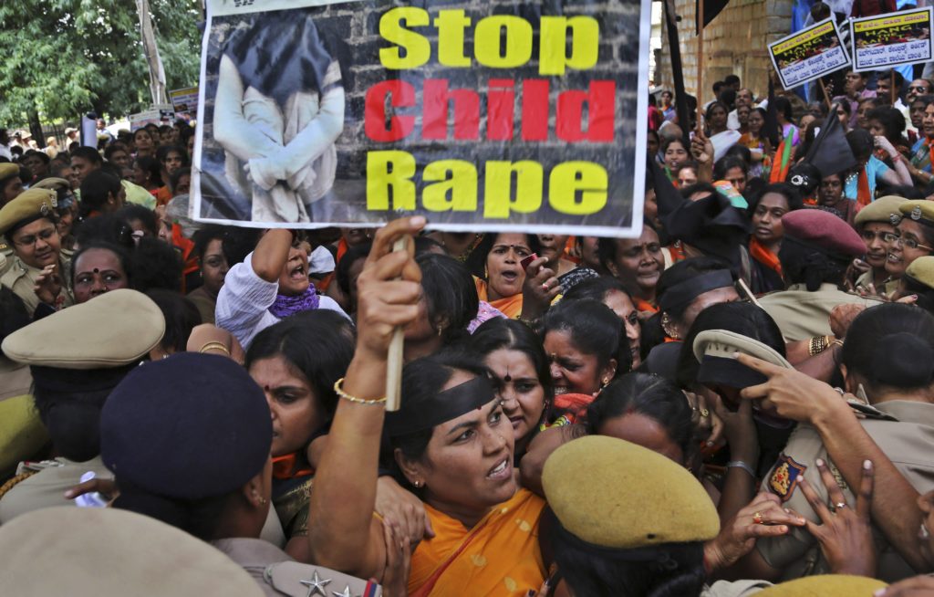 Ινδία: 10χρονο κορίτσι ζητά να κάνει άμβλωση μετά τον βιασμό από το θείο του