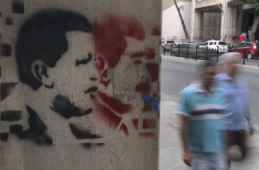 «Προσαρμοσμένες» επιλογές στη Βενεζουέλα προετοιμάζουν οι ΗΠΑ – Ο Γκουαϊδό καλεί τους πολίτες να πιέσουν τον στρατό