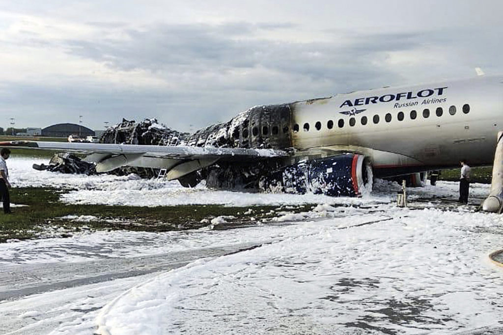 Πού αποδίδει τα αίτια του αεροπορικού δυστυχήματος ο πιλότος του μοιραίου αεροσκάφους της Aeroflot