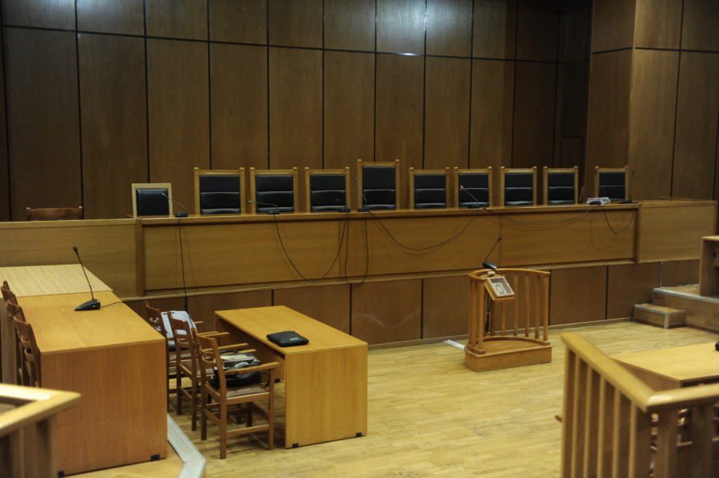 Ένωση Δικαστών και Εισαγγελέων: Μέθοδοι «φασιστικού τύπου» από τον Ρουβίκωνα για να καμφθούν οι δικαστές
