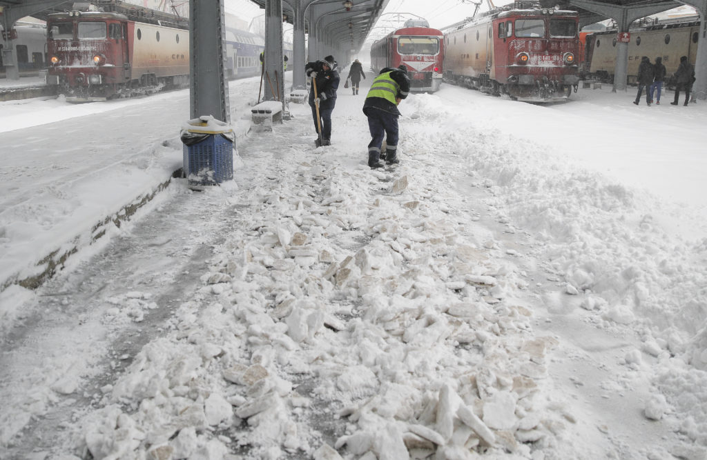 Ρουμανία: Χιόνια και χαλάζι – Σοβαρά προβλήματα στους δρόμους