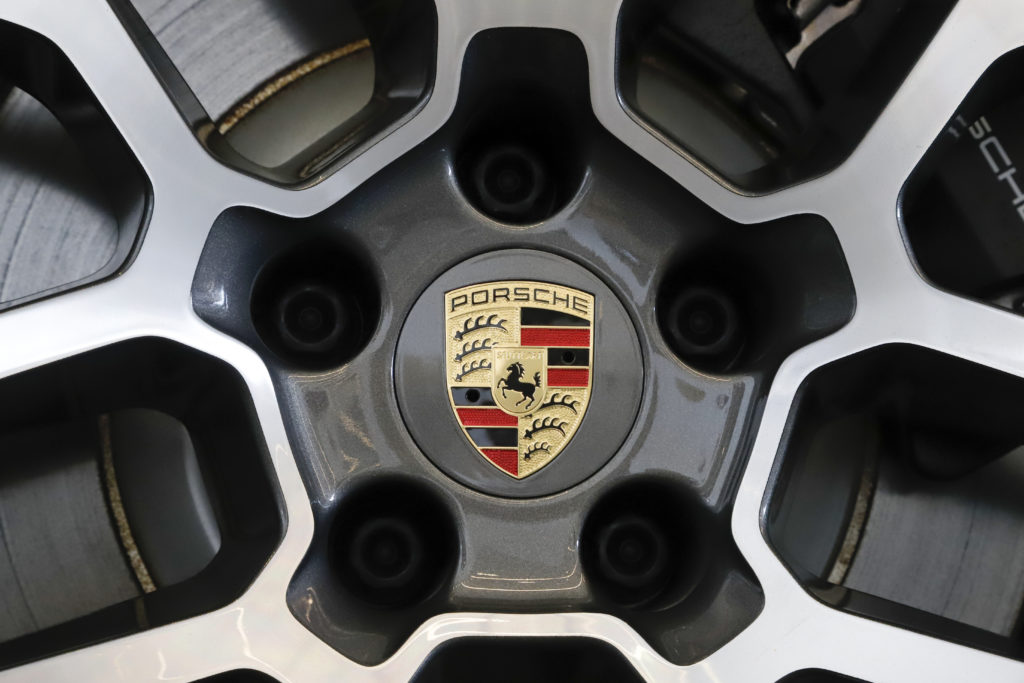 Γερμανία: Μισό δισ. ευρώ πρόστιμο στην Porsche για τους ρύπους!