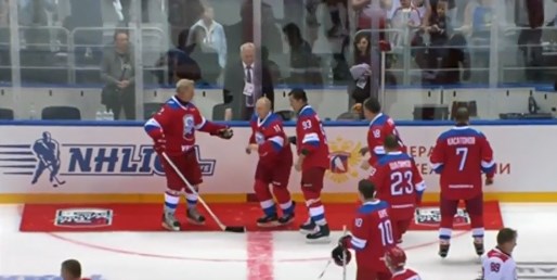 Είπε ο Πούτιν να κάνει το γύρο του θριάμβου, αλλά έφαγε «σούπα» πάνω στον πάγο! (Video)