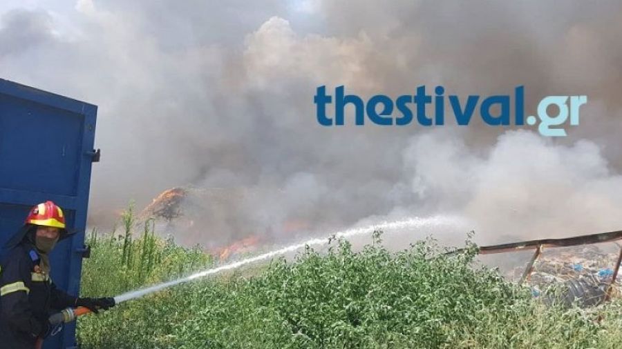 Φωτιά σε εργοστάσιο ανακύκλωσης, στο Καλοχώρι Θεσσαλονίκης