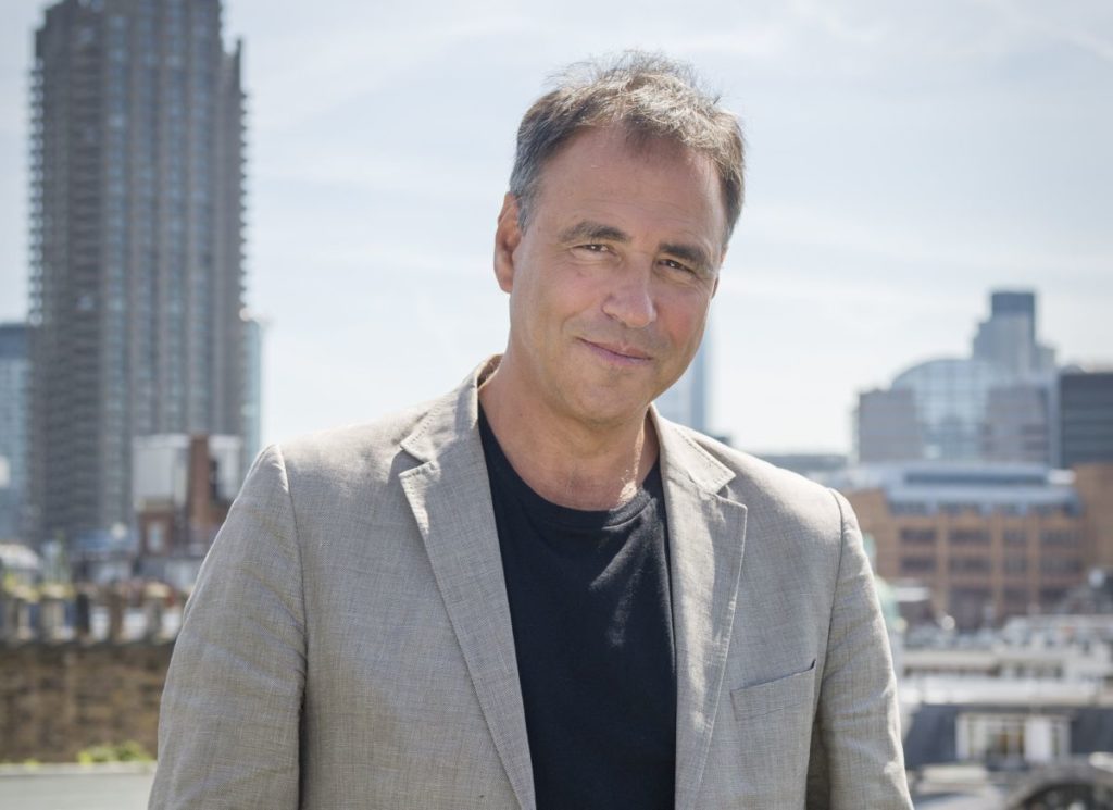 Anthony Horowitz: Ο χαρισματικός, πολυβραβευμένος Βρετανός συγγραφέας και storyteller συναντά για πρώτη φορά τους Έλληνες αναγνώστες, στα ΒΡΑΒΕΙΑ ΒΙΒΛΙΟΥ PUBLIC 2019