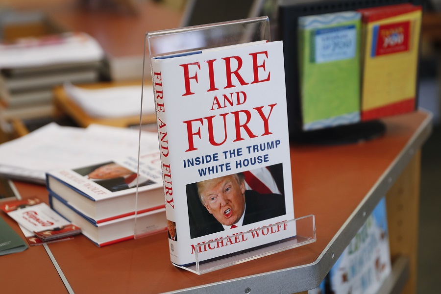 Από το «Φωτιά και Οργή» στην «Πολιορκία»: Έρχεται νέο αποκαλυπτικό βιβλίο για τον Τραμπ
