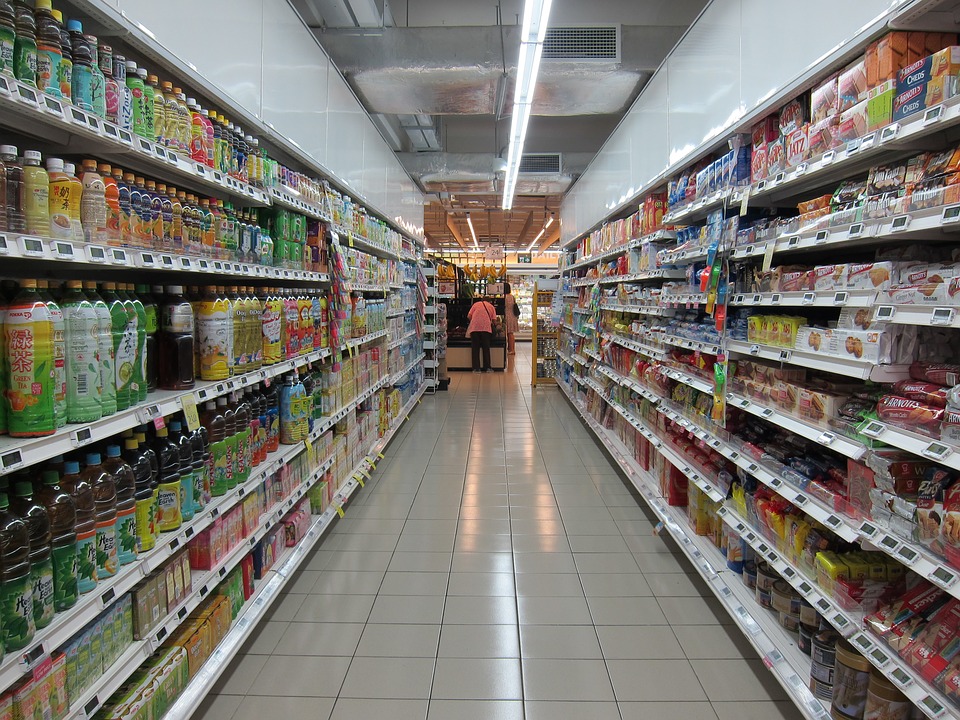 ΑΑΔΕ: Ποια είδη διατροφής και υπηρεσίες μετατάσσονται στον μειωμένο ΦΠΑ 13%