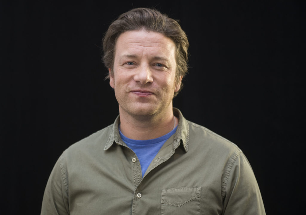 Από την κορυφή στην καταστροφή: Καταρρέουν τα εστιατόρια του Jamie Oliver – Στο «κενό» 1.000 εργαζόμενοι