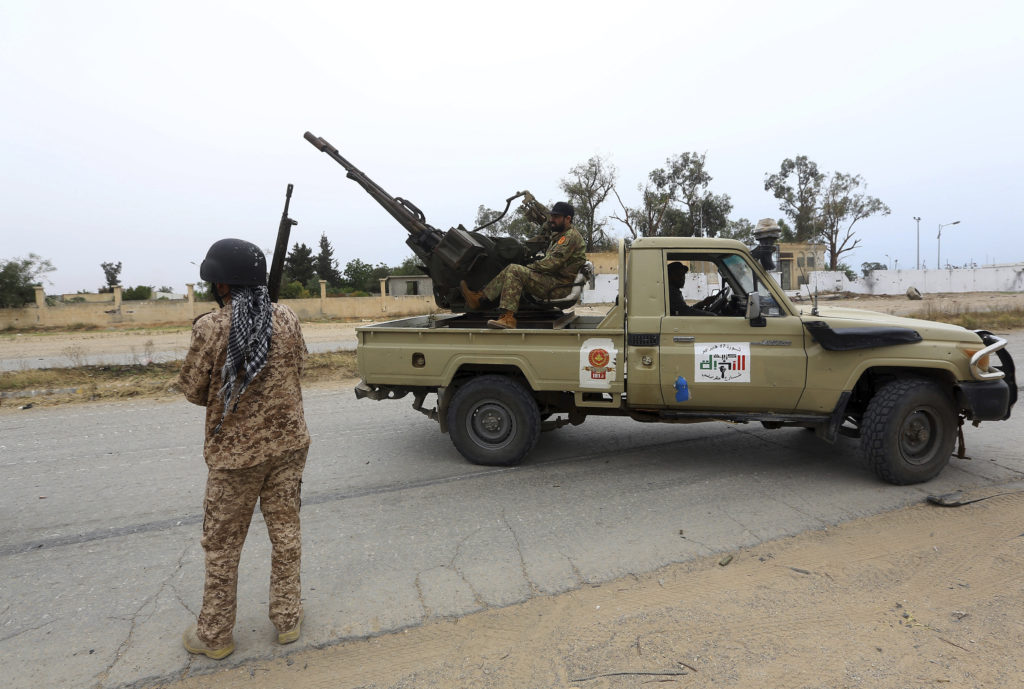 Λιβύη: Σφοδρές μάχες νότια της Τρίπολης, φόβοι για έναν «μακρόχρονο» πόλεμο