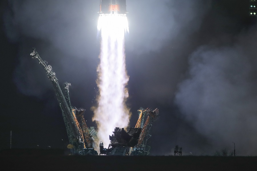 Εντυπωσιακό: Κεραυνός χτύπησε πύραυλο Soyuz κατά την εκτόξευση του (Video)