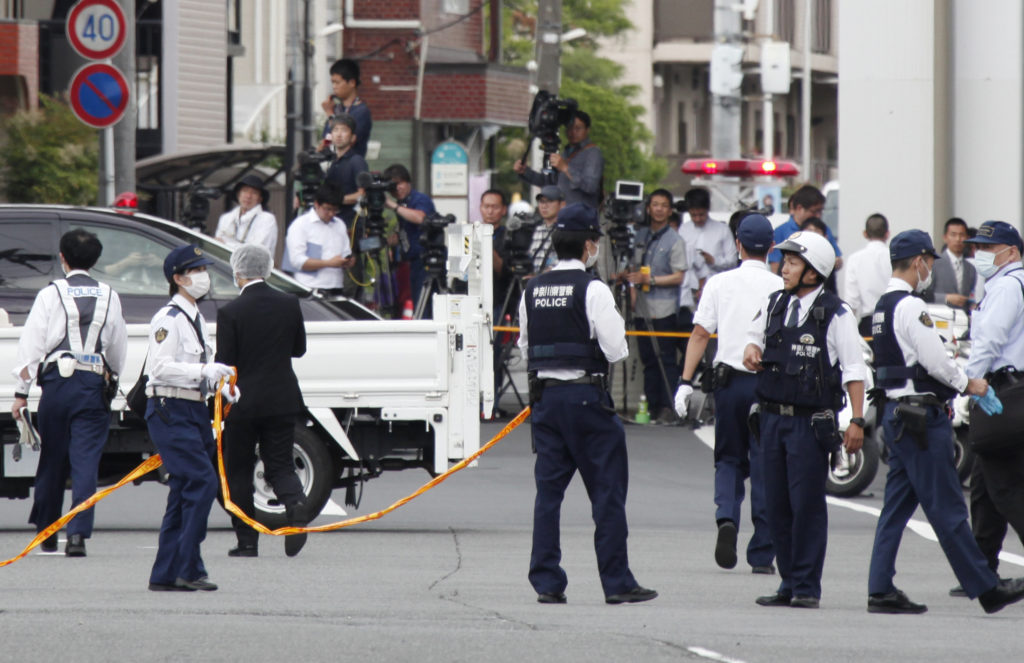 Ιαπωνία: Επίθεση με μαχαίρι σε στάση λεωφορείου – Παιδί και ενήλικος νεκροί, 12 μαθήτριες τραυματίες (Video & Photo)