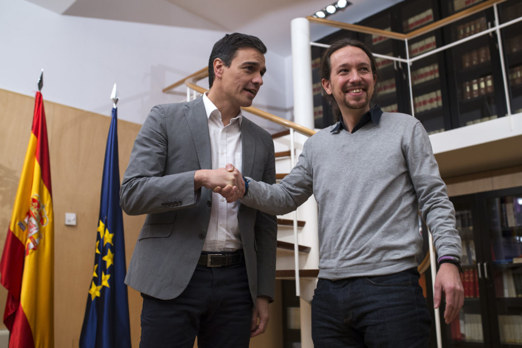 Πολιτικές ζυμώσεις στην Ισπανία: Ο Σάντσεθ υποβαθμίζει τη σημασία συνεργασίας με τους Podemos